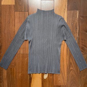 PLEATS PLEASE ISSEY MIYAKE TOP